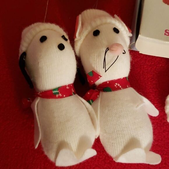 Vintage Lot of 8 Christmas Ornaments - Picture 3 of 6